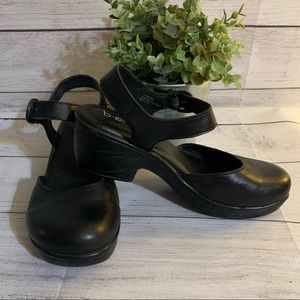 B.O.C. Women's Levina Quarter-Strap Heel Flats size 8